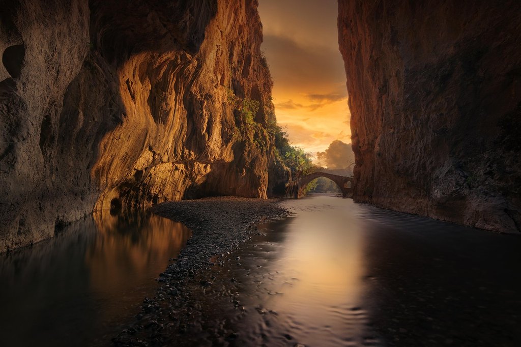 brown-canyon-river-4245261-1280.jpg