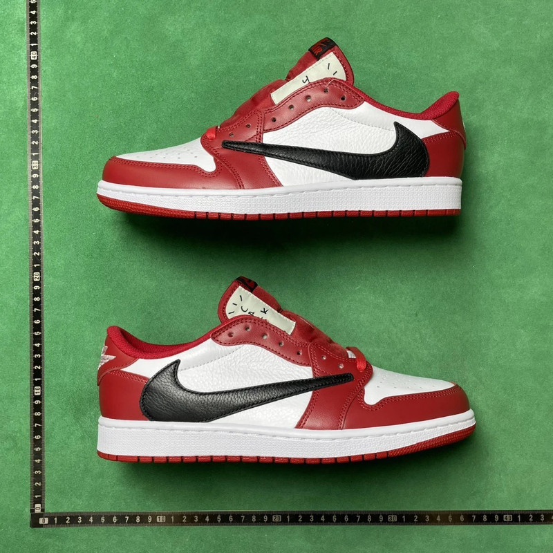 Travis Scott x Fragment Design x Air Jordan 1 Low