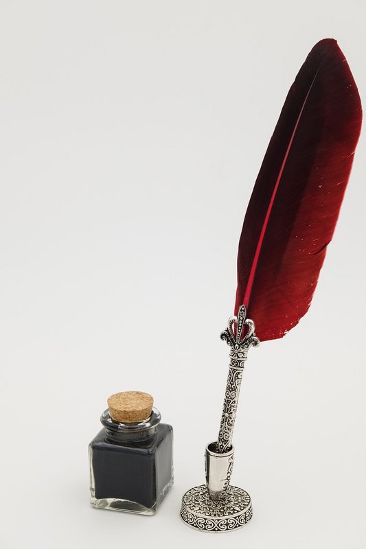 red-feather-3237969-1280.jpg