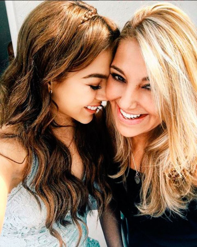 Ella es la guapa mamá de Danna Paola que causó furor en Instagram