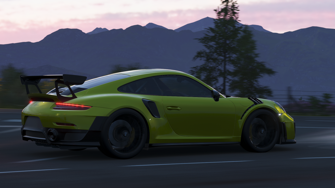 FH4-Porsche-911-GT2-RS-4.png