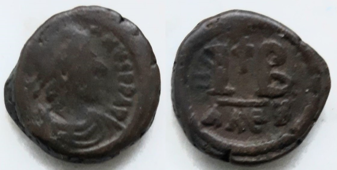 Dodecanummi (12 nummi) de Justiniano I. I + B. Alexandría JUS1
