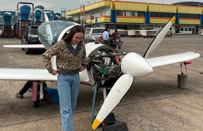 Zara Rutherford, menjadi wanita termuda yang terbang keliling dunia sendirian dengan pesawat ultralight.