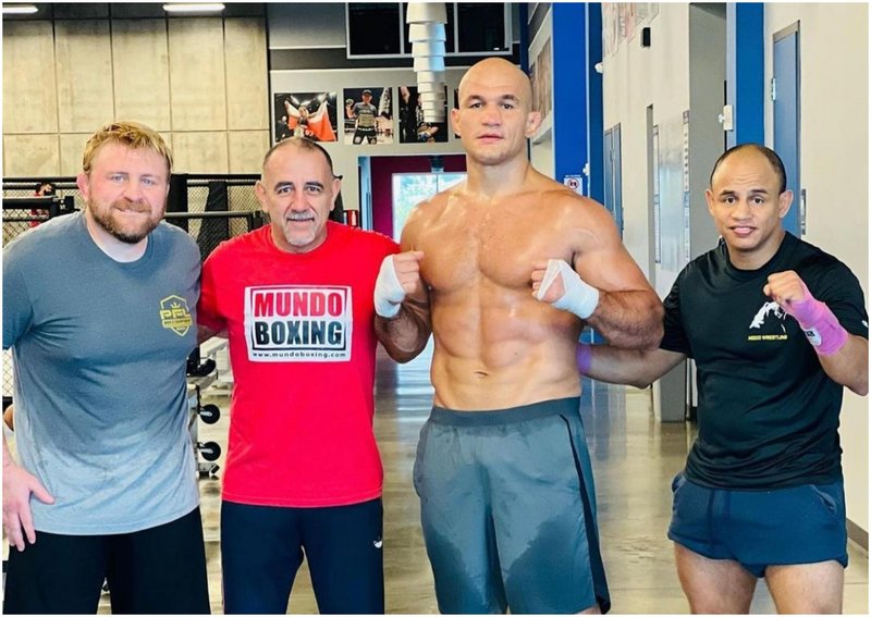 Жуниор дос Сантос няма да има милост към Кубрат Пулев