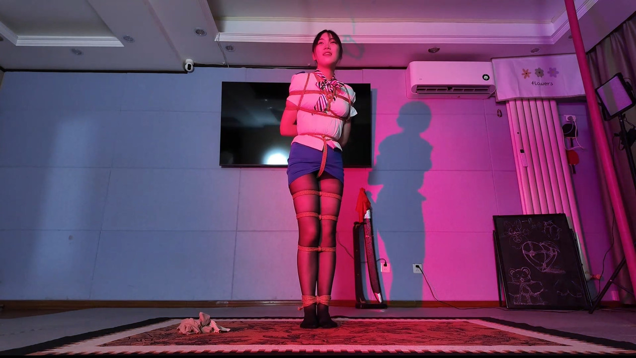 一绳所爱 长腿美女贝贝紧缚逃脱挑战纪实（附访谈.mp4_20250902_131941.869
