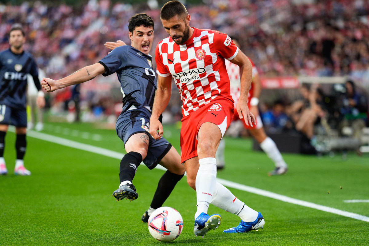 Girona vs Rayo Vallecano, 00h00 ngày 16/08