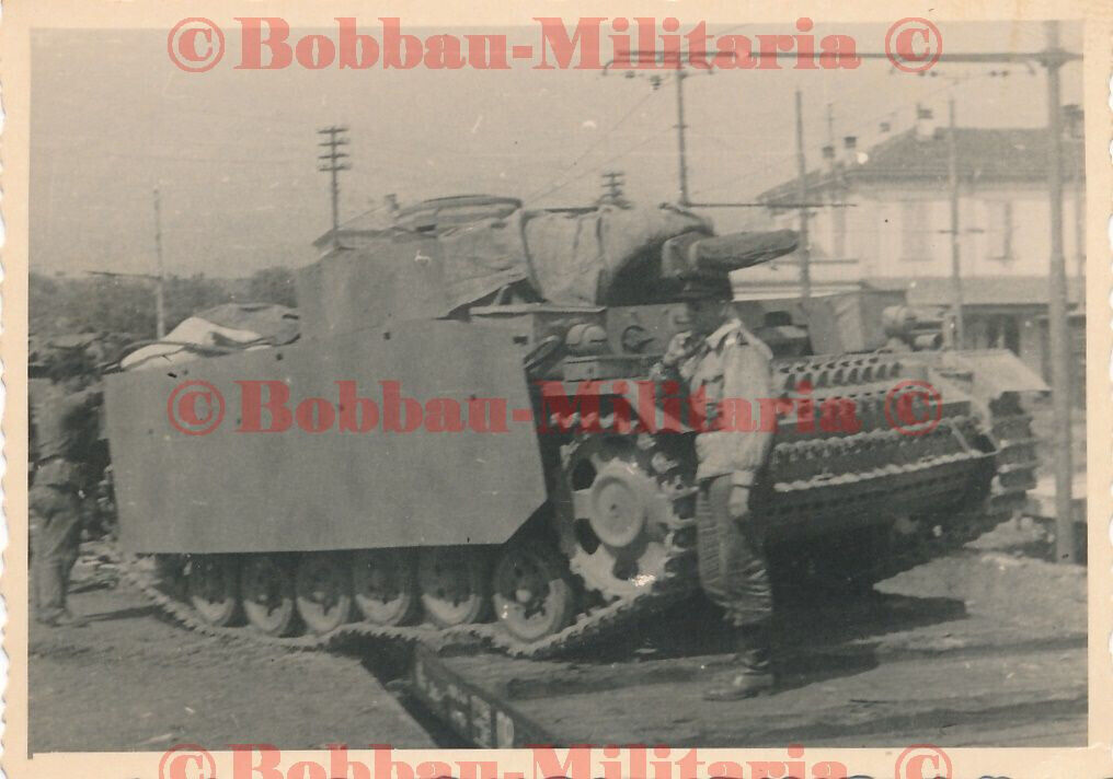 V874 Italien 1944 Bahnhof Pinerolo Panzerkampfwagen III Seitenschürzen Panzer !!