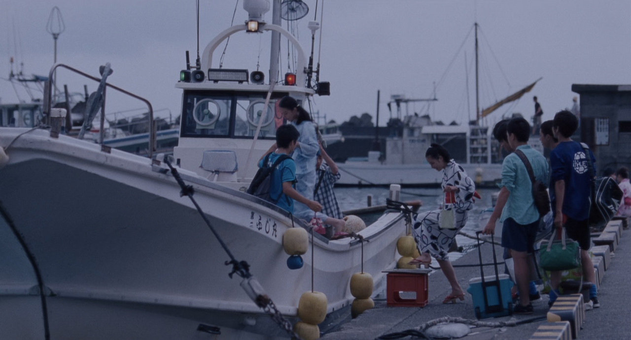 Our Little Sister 2015 (1080p x265 10bit Tigole).mkv_snapshot_01