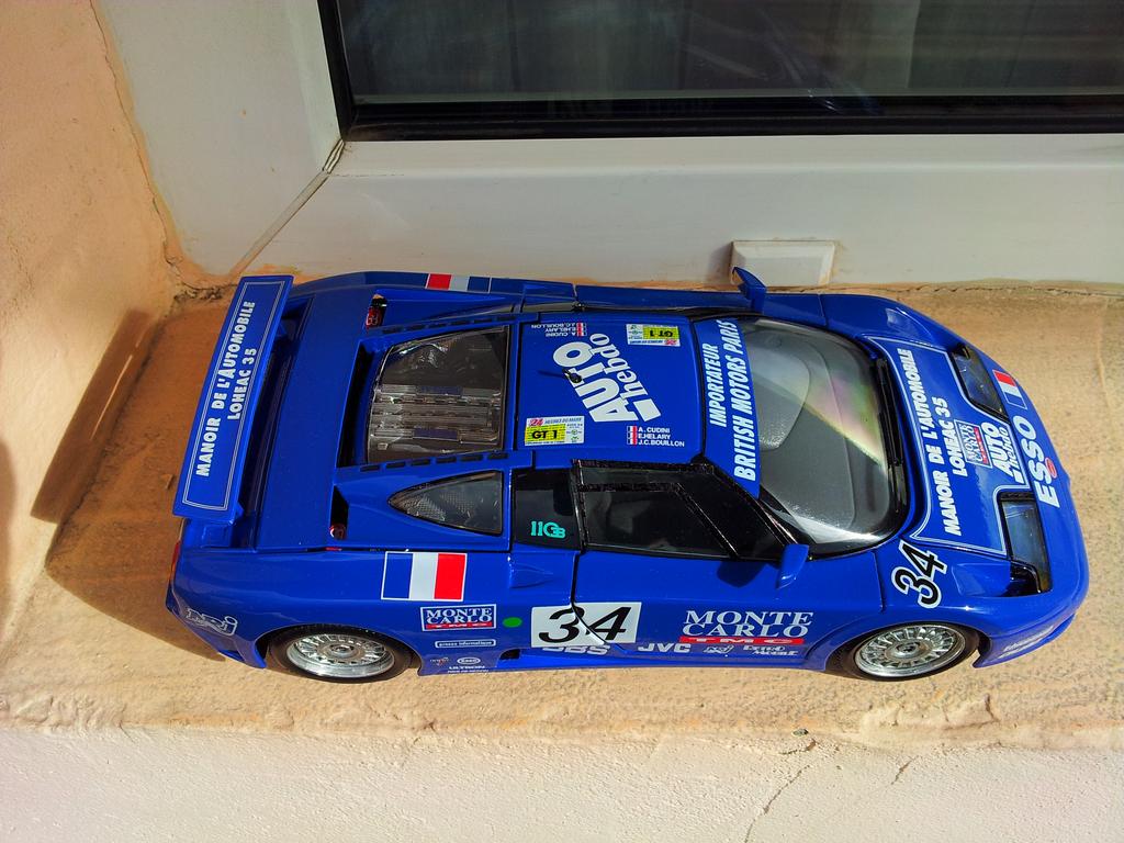 The 1:18 BBurago Bugatti EB110 The 1:18 BBurago Bugatti EB110