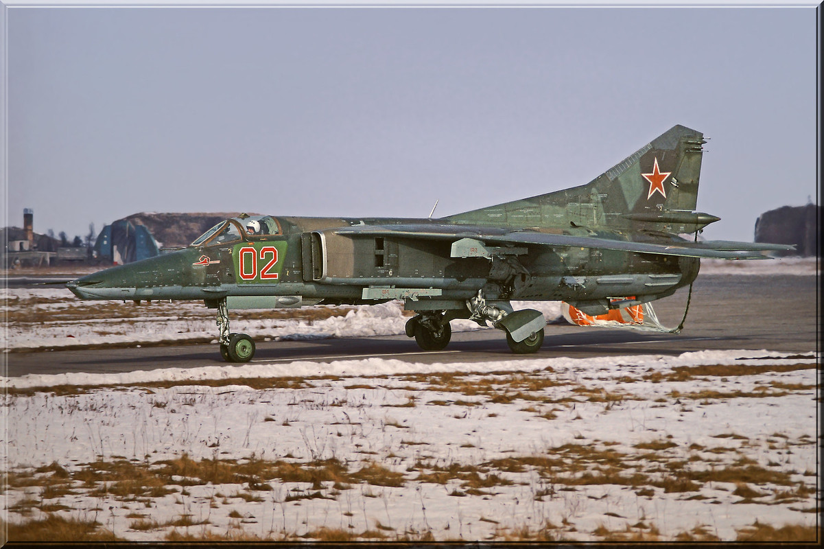 296 APIB Mig-27M 02 Red_83712545043, Winter 1992