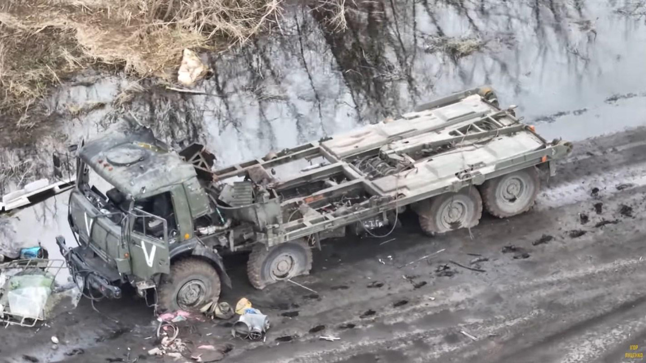 1085 KamAZ-63501 (for PP-2005 floating bridge system) destr 05 04 22
