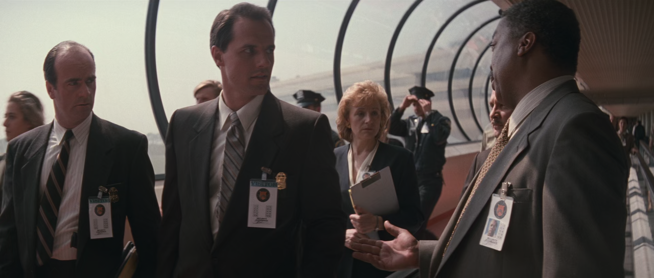 Cliffhanger (1993) RM4K + Extras (1080p BluRay x265 10bit AAC 5.1 r00t) [QxR]