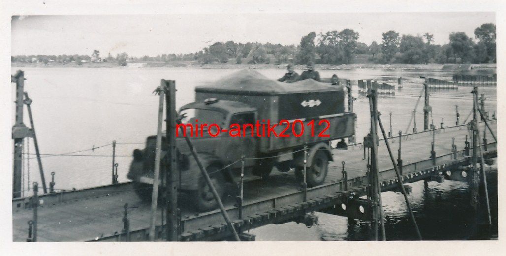 Foto, Wehrmacht, Soldaten, LKW, Brückenüberqueru