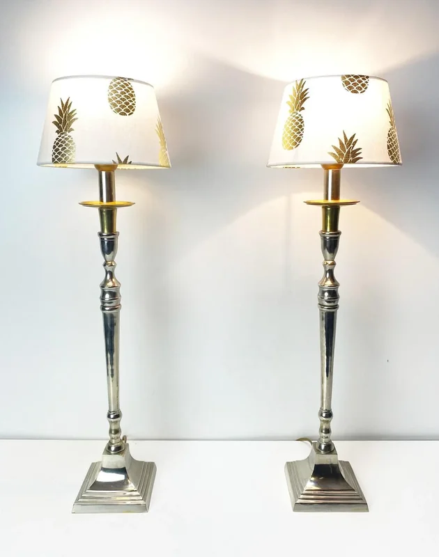 lamps-pineapple.webp