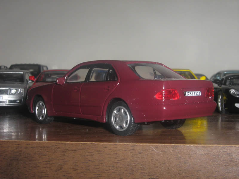 021_mercedes_e_back