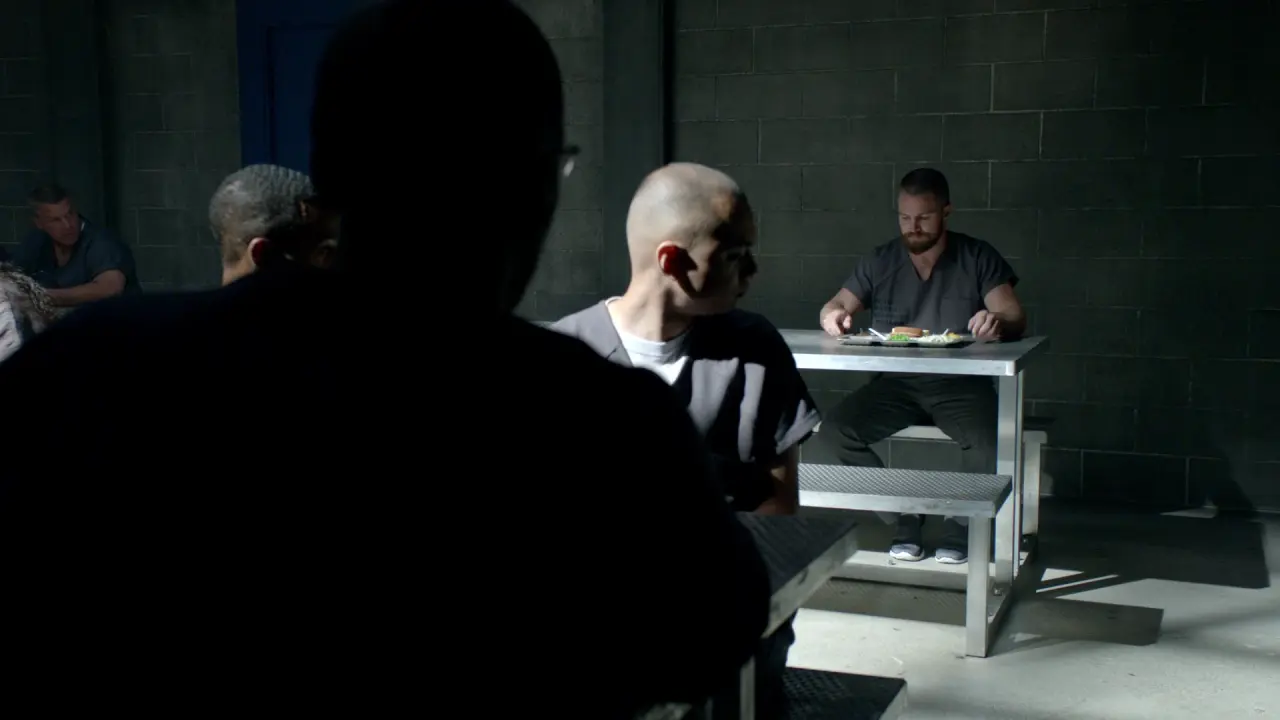 Arrow.S07E01.Detenuto.4587.1080p.BDRip.Untouched.ITA.ENG.AC3.FLAC.x264-BlackBit[screenshot 2]