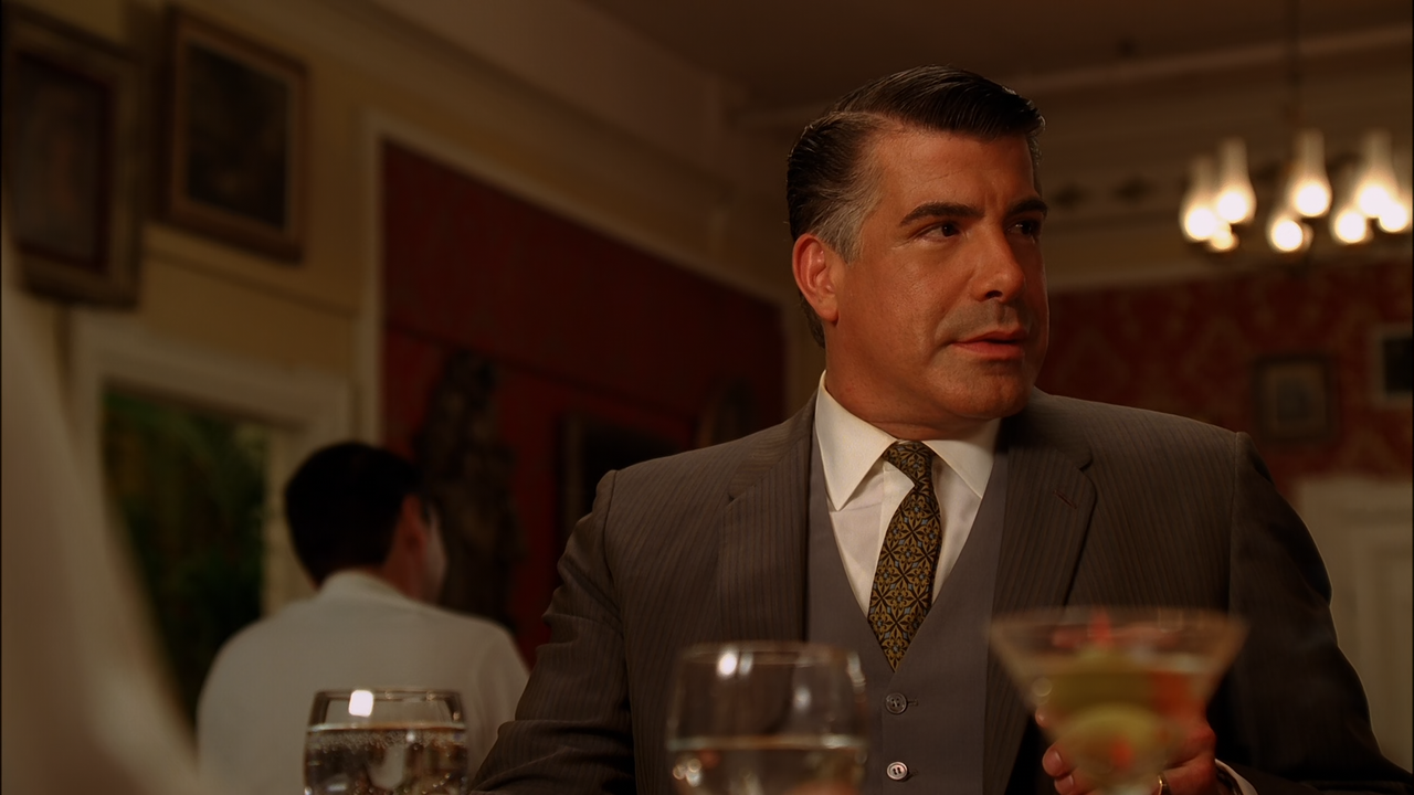 Mad.Men.S03E01.Out.of.Town.1080p.10bit.BluRay.AAC5.1.HEVC-Vyndros.mkv_snapshot_21.19_[2020.08.10_19.