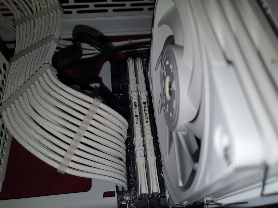 NR200P_Ultra120Ex_RAM