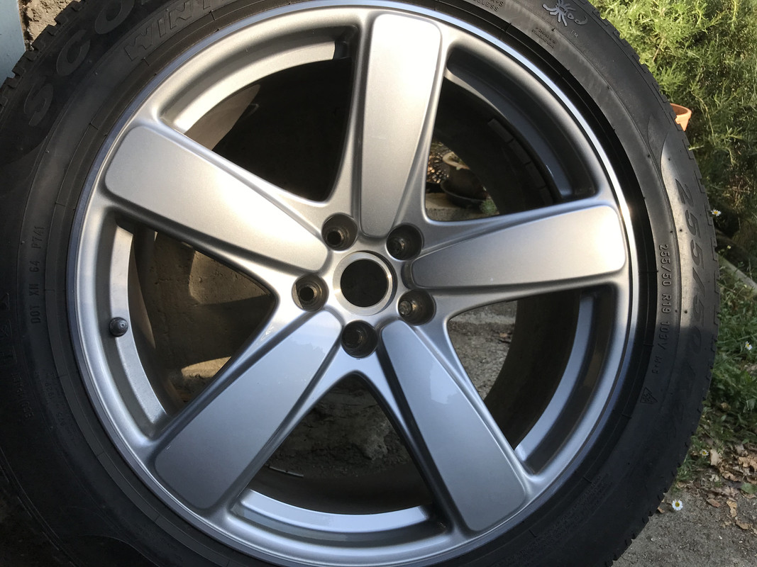 ED6A0BEC-744E-4E8F-BE76-441CC5001C3D