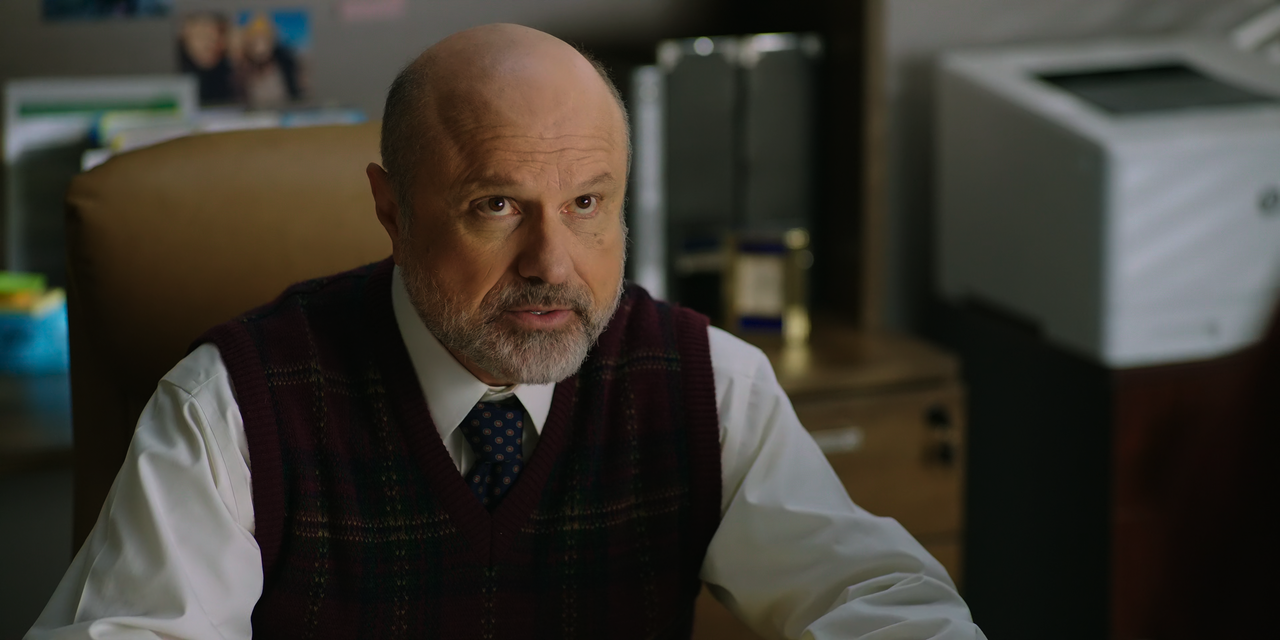 English.Teacher.S01E06.Linda.2160p.10bit.HDR.DSNP.WEB-DL.DDP5.1.HEVC-Vyndros.mkv_snapshot_03.20_[202