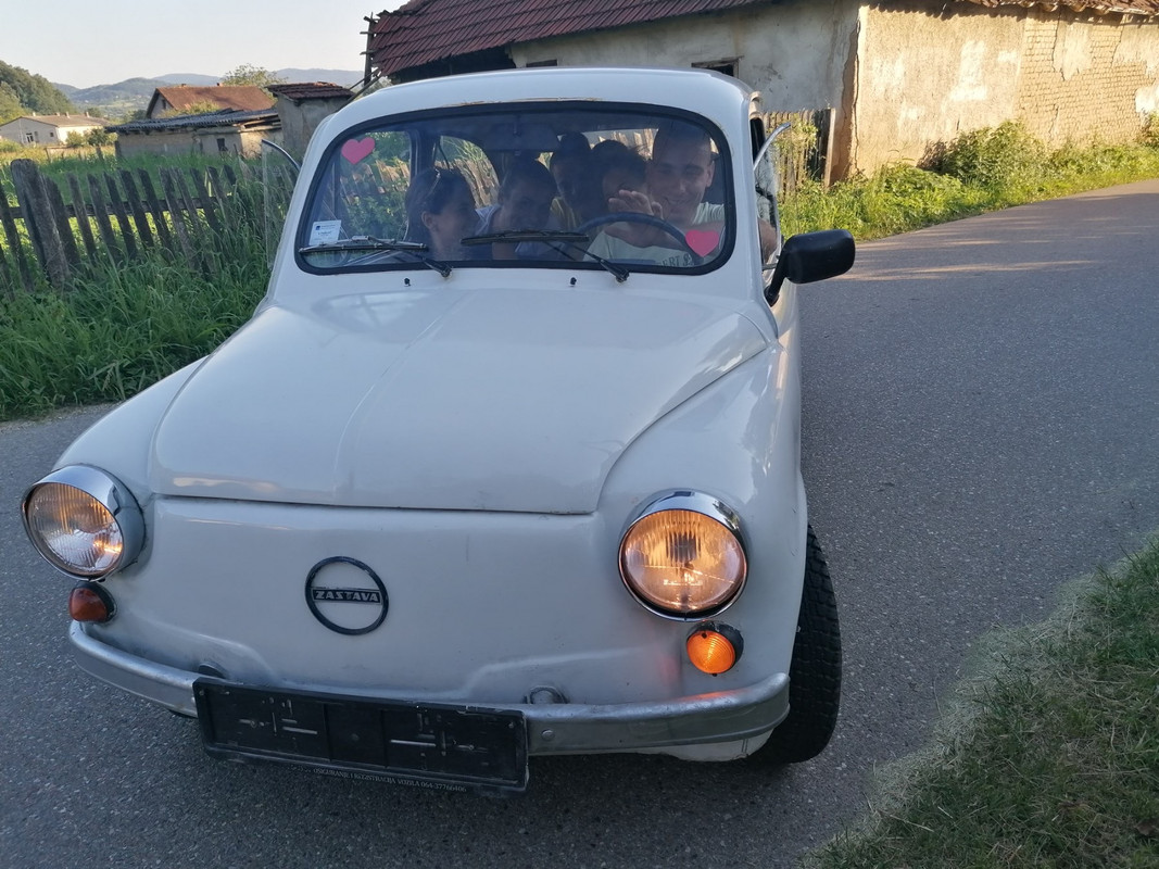 03022B22-7046-4A8A-AAE9-B7095AD87639