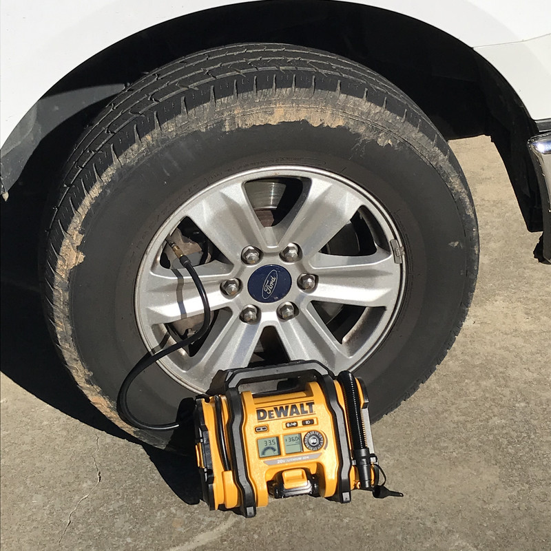 Dewalt inflator lowe's deals