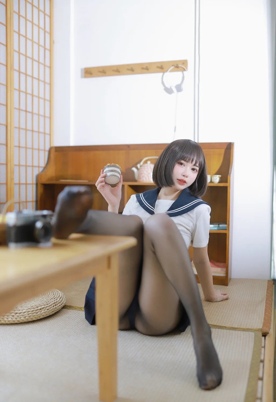 Re: [問卦] 穿高中制服上班  會怎麼樣？