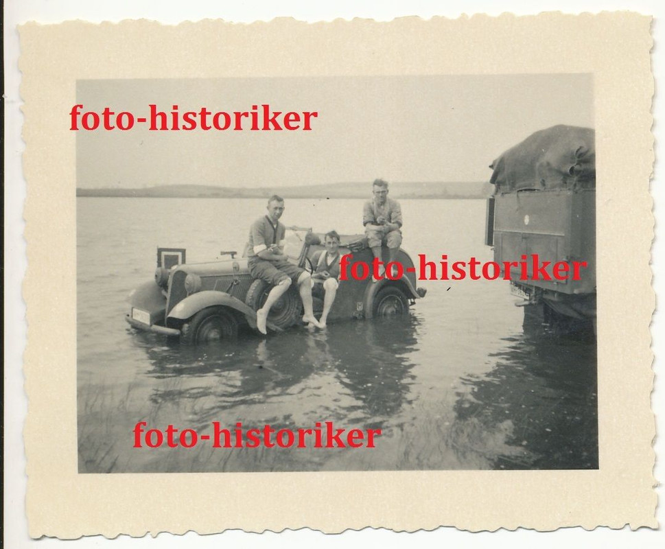 Kameraden mit PKW BMW 309 Kübelwagen KFZ 2