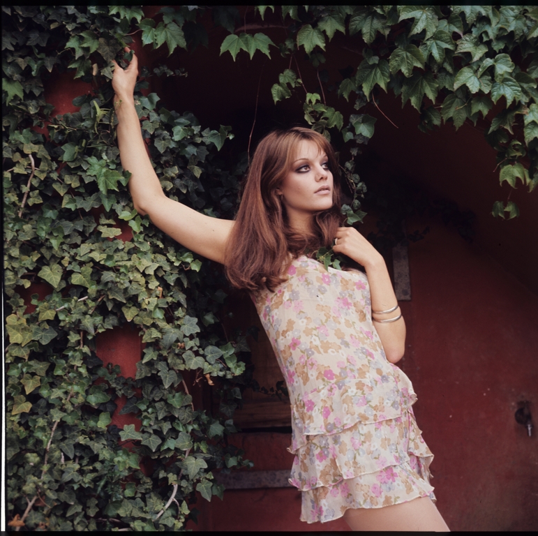 tina_aumont_a68