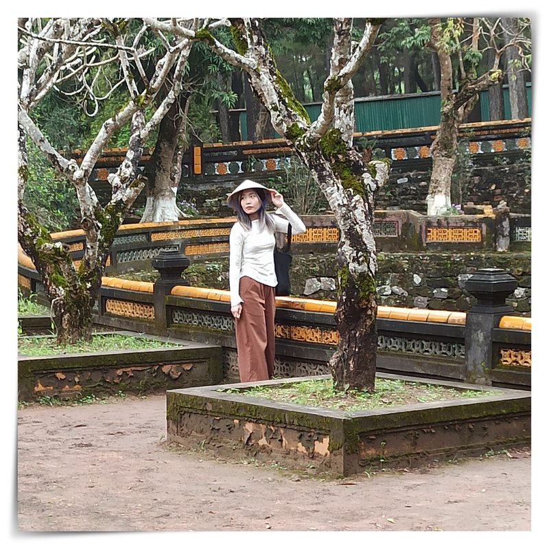 Hue, tumbas imperiales. Autobús nocturno a Tam Coc. - De la bahía de Halong a los templos de Angkor (12)