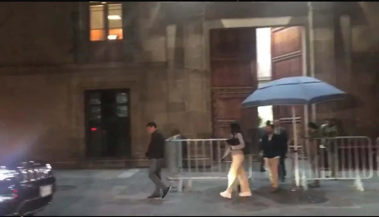 Tras reunión con AMLO y sin declaraciones, gobernadores abandonan Palacio Nacional