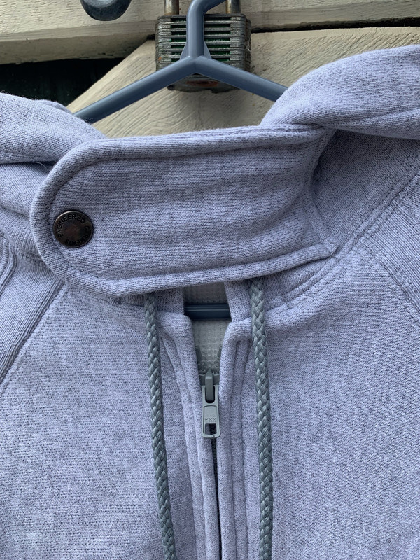 7D0C8D28-946C-4927-AE69-191BAB07513C