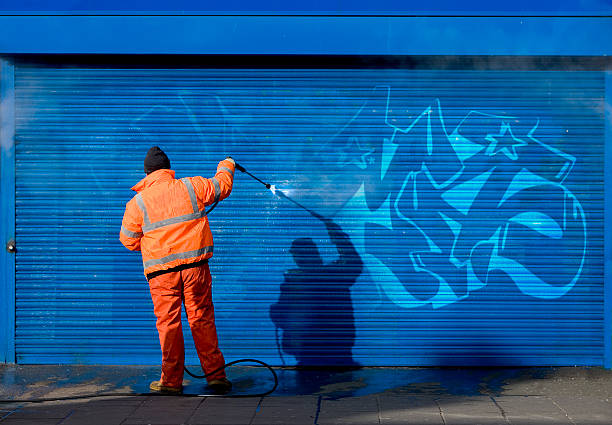 Safe Graffiti Remover