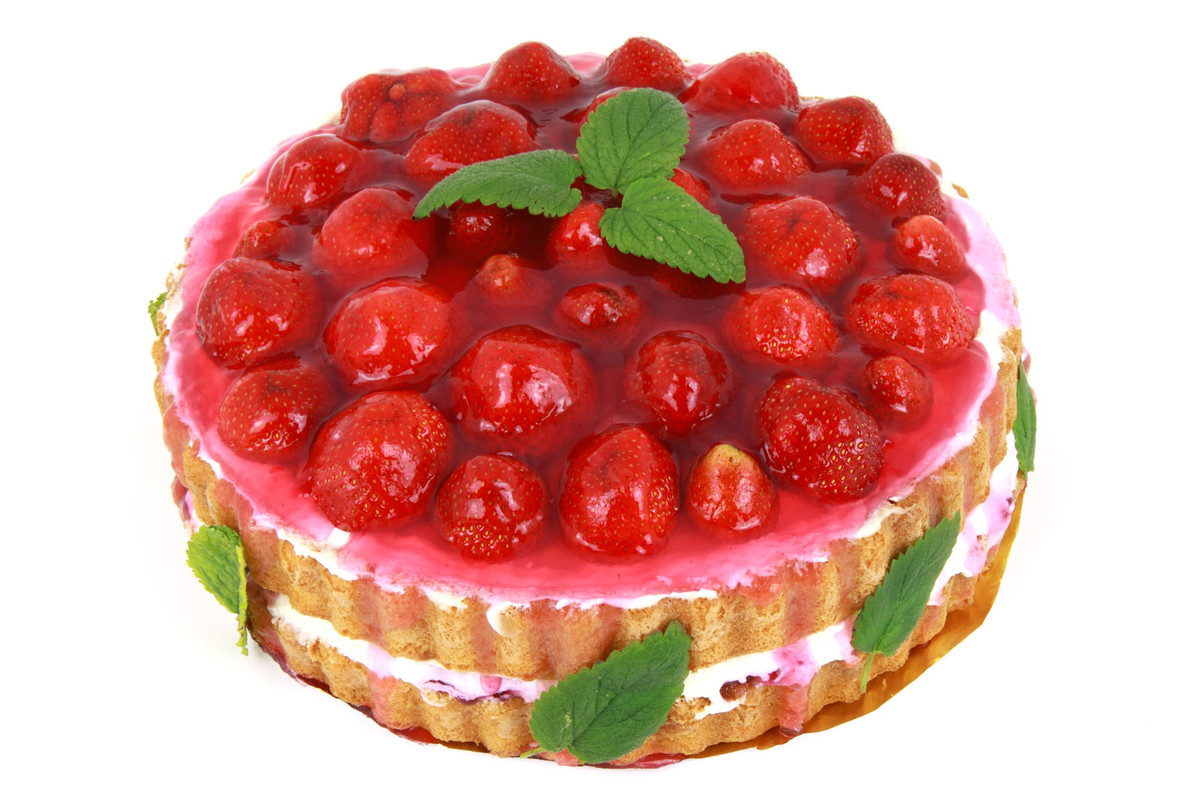 redstrawberrycake.jpg