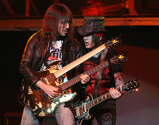 ron-dj-ashba01.jpg