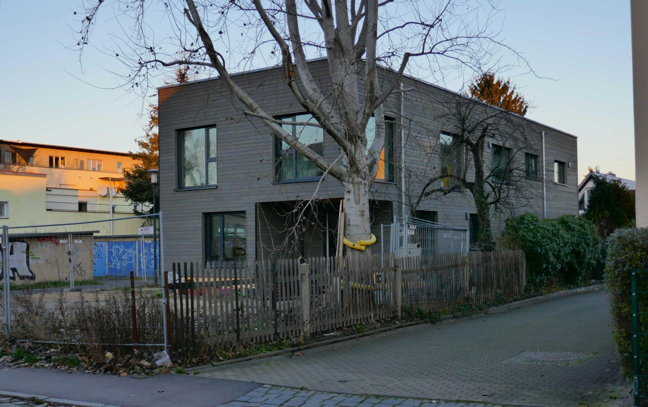 Bild: https://i.postimg.cc/cHtWjNBp/P1330530.jpg