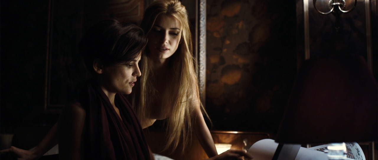 Room in Rome 2010 (1080p x265 10bit Tigole).mkv_