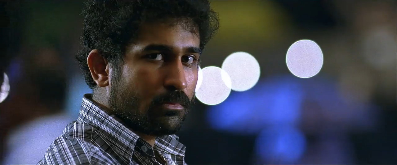 Naan 2012 WebRip [Tamil] 480p 720p ESub Screenshot