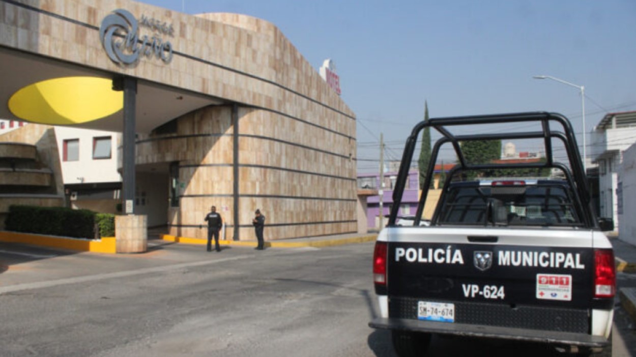 Presunto policía violó a estudiante a motel, la joven despertó con ropa rasgada