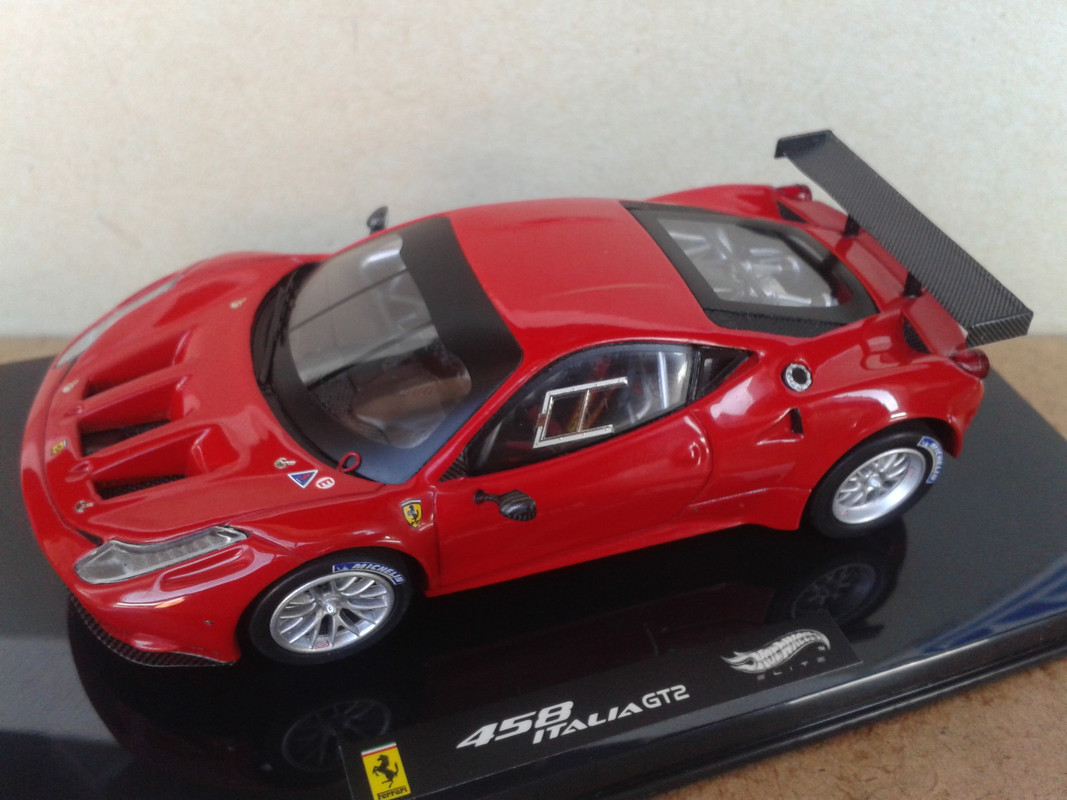 2011 Ferrari 458 Italia GT2 Street (Hot Wheels Elite) (1)