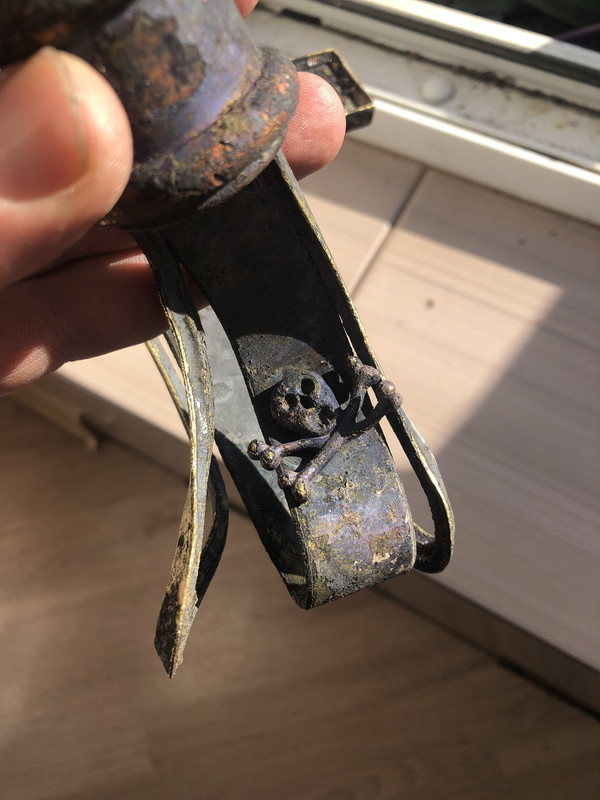 8EF5A355-03CF-4AFF-953D-C18FEF29B8C8