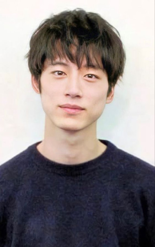 Japanese-haircuts-for-men-2024-15-ideas.