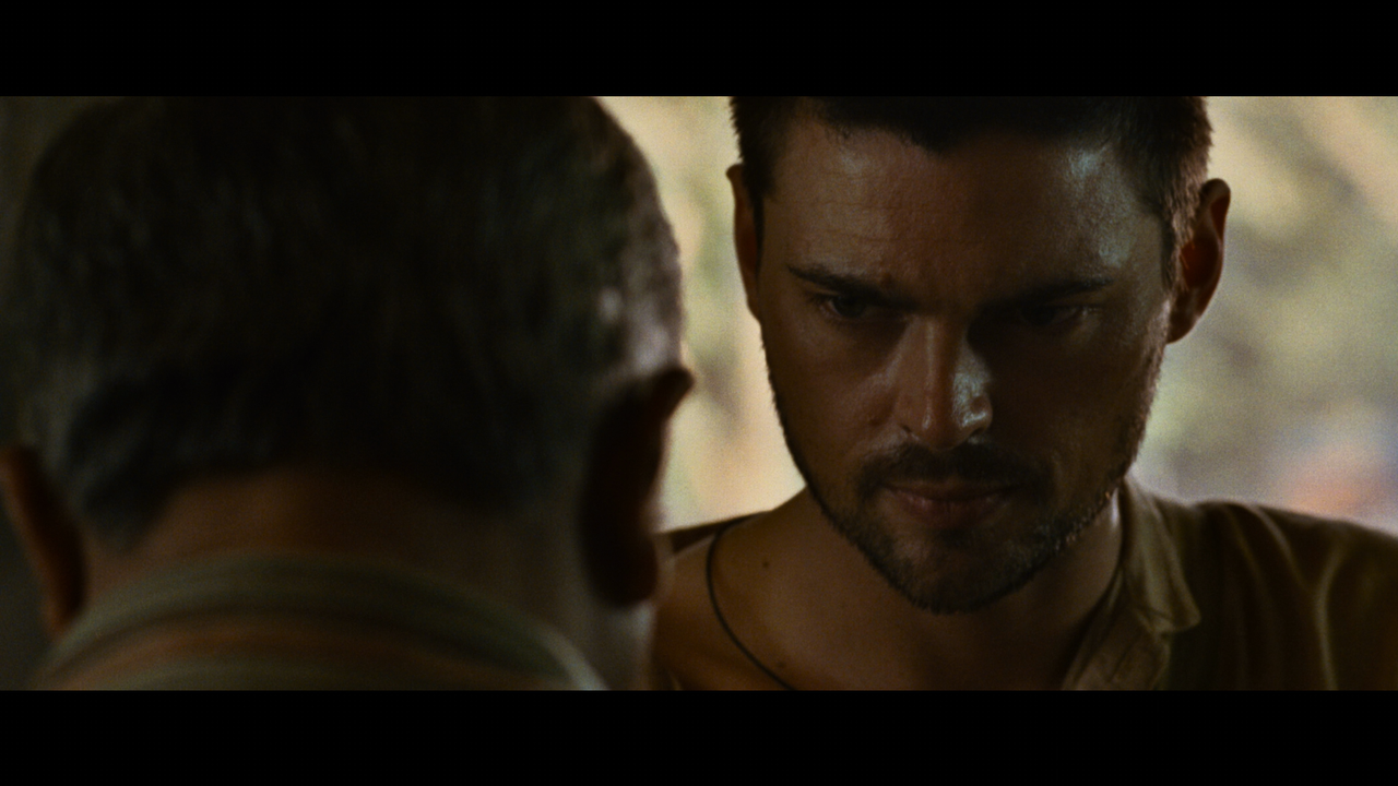 The.Bourne.Supremacy.2004.2160p.UHD.BDRemux.DTSX.7.1.HYBRID.DoVi-DVT.mkv_001243.654