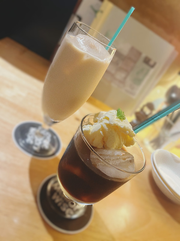 コーヒーフロートとチャイ