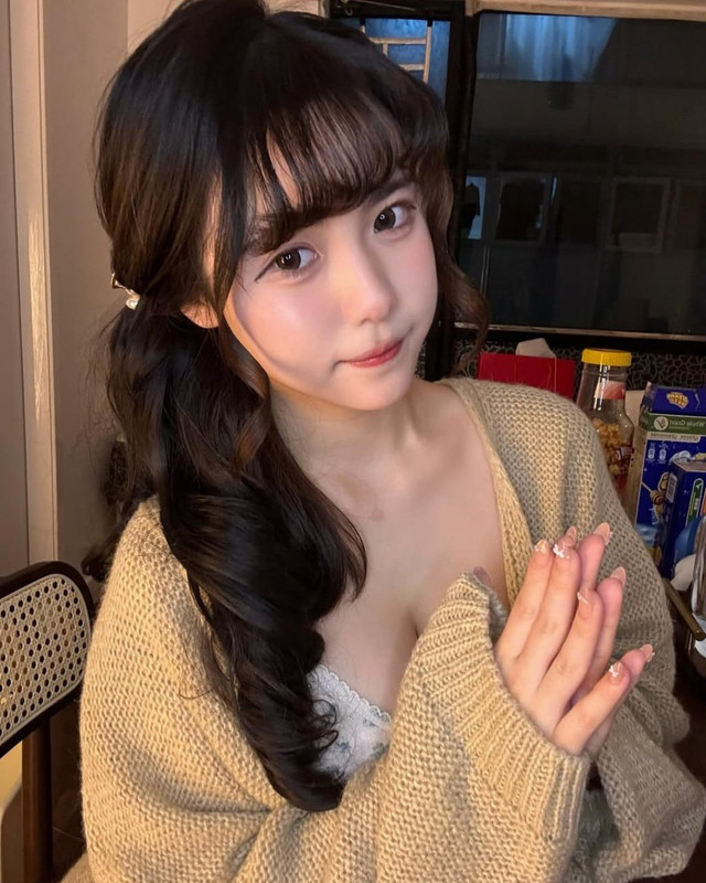 巨乳長腿外送妹