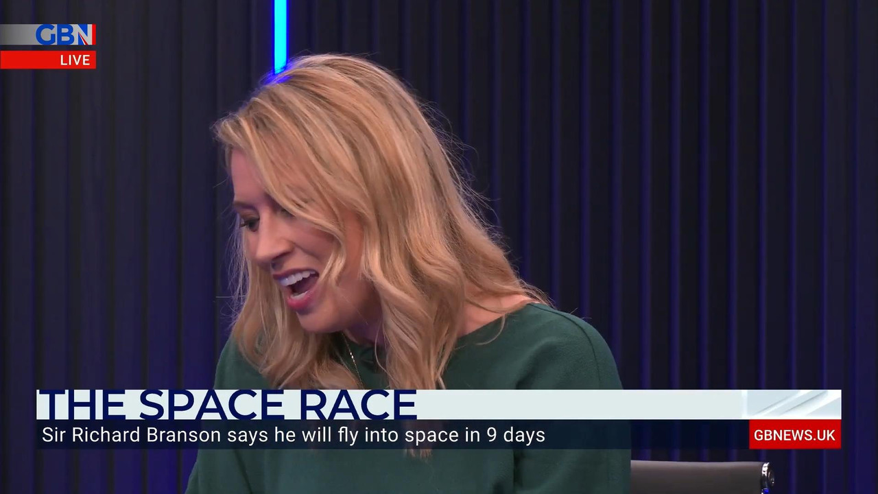 Space race Branson and Bezos will fly to space.mp4_snapshot_04.00_[2021.07.02_23.13.29]