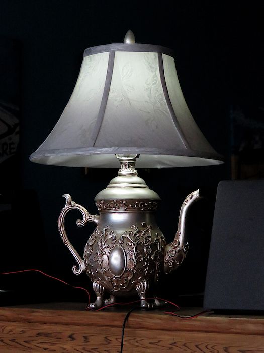 silver-teapot-lamp.jpg