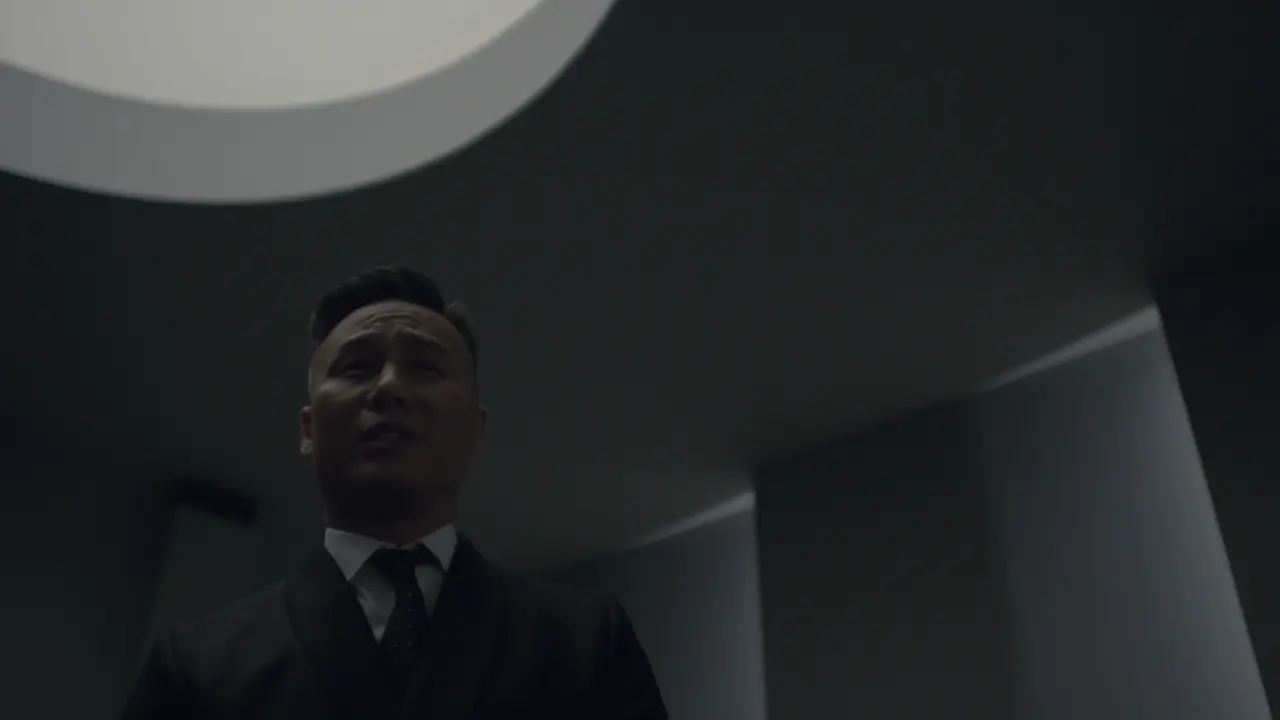 Mr.Robot.S03E01.Modalita.risparmio.energetico.1080p.BDRip.ITA.ENG.FLAC.x264-BlackBit[screenshot 3]