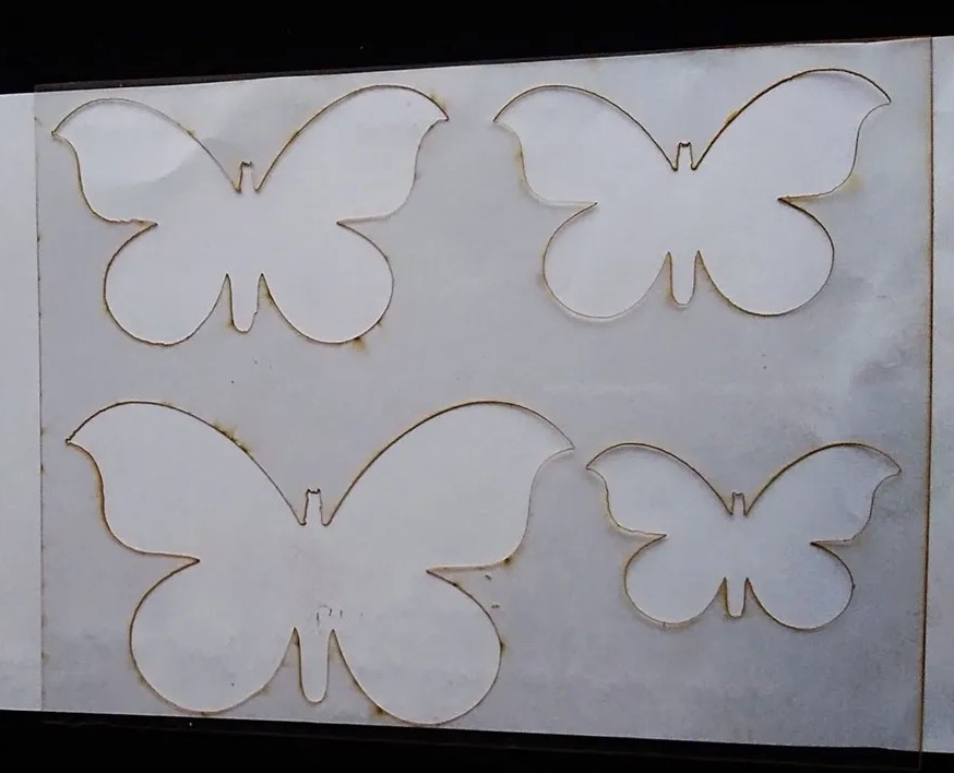 Stencil o plantilla de Mariposas flor Para estarcido en manuanlidades