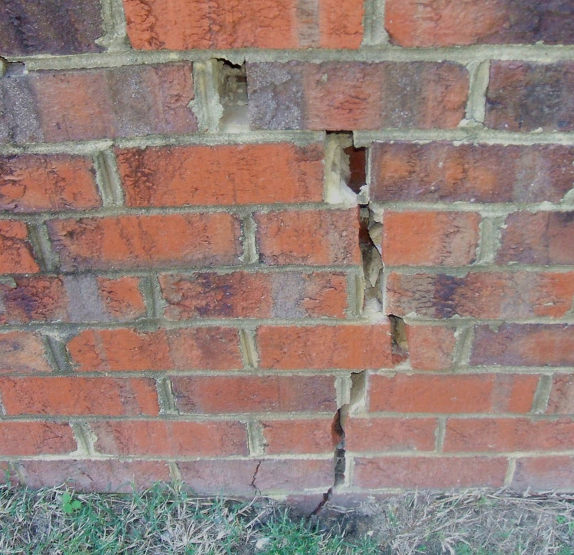 Усунення Тріщин у Стінах Будинків, Будівель та Споруд